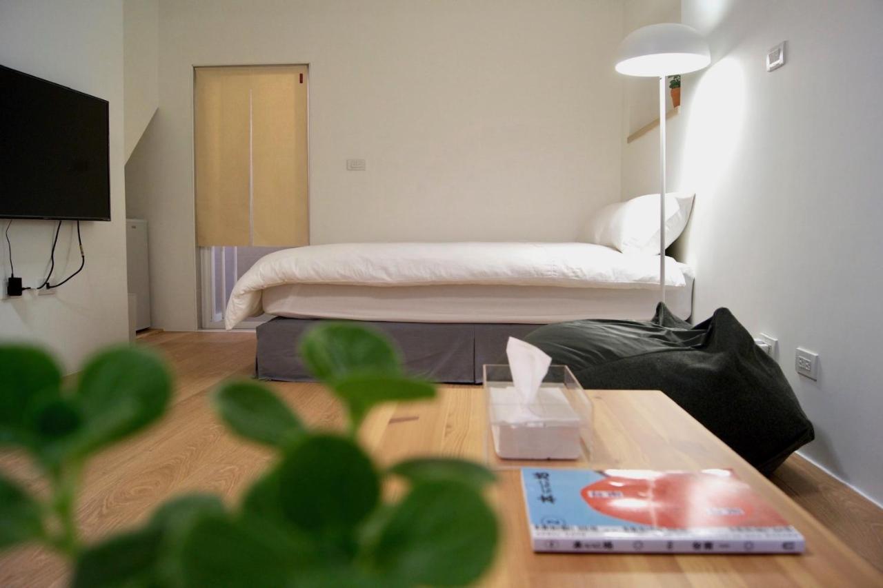 小巷旺宅 X 旺福 Appartement Tainan Kamer foto